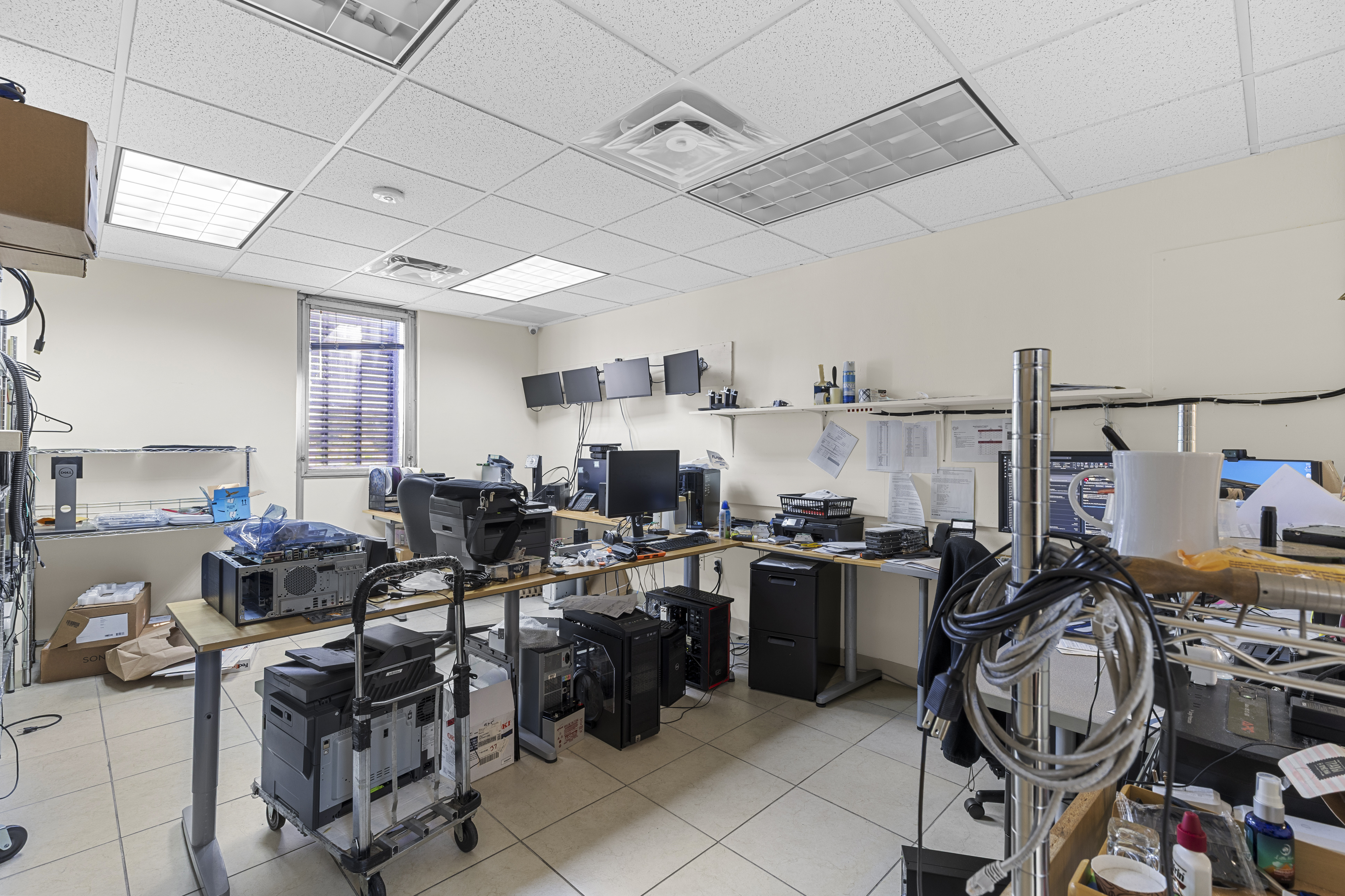 IT repair and tech workroom