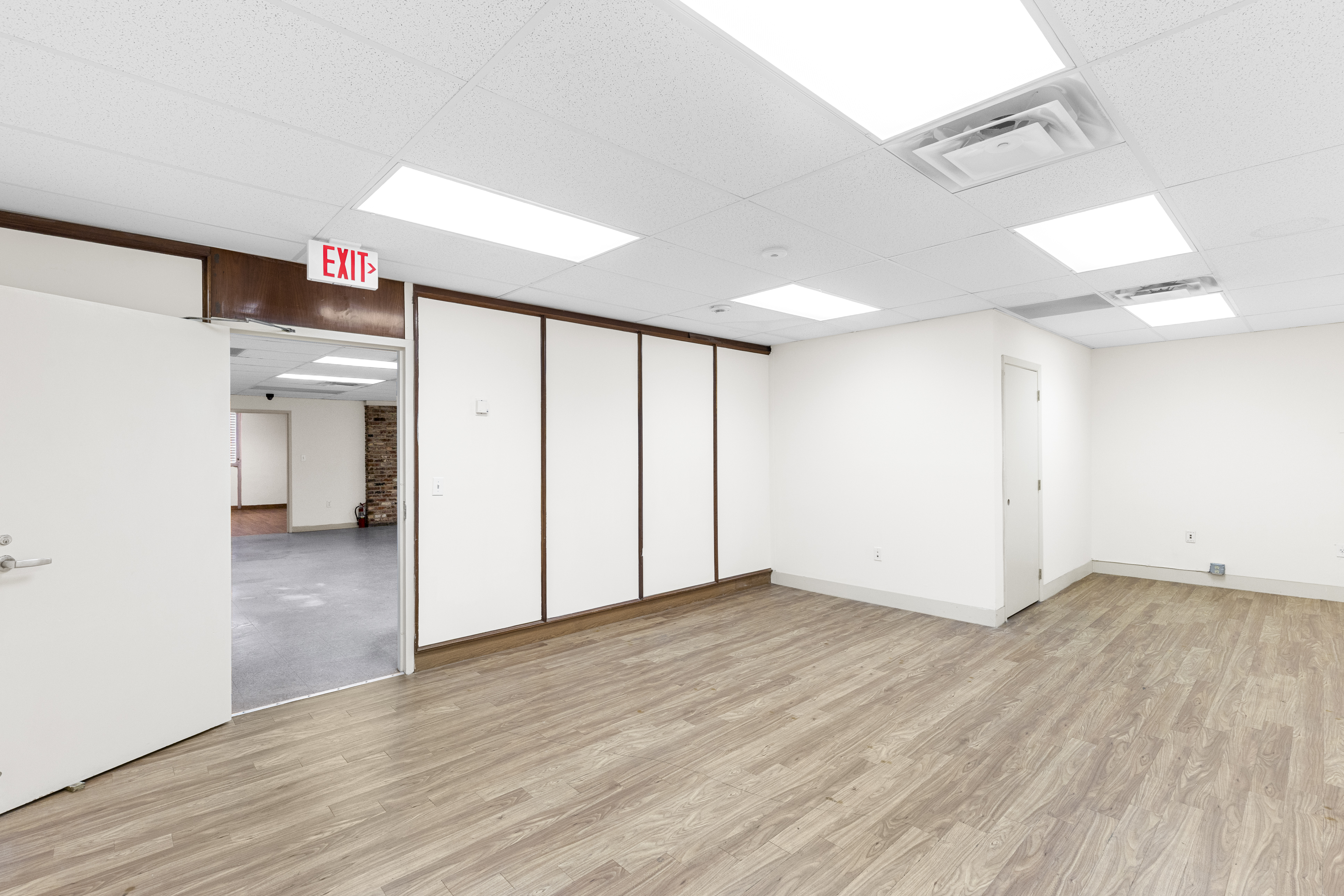 Transitional space with sliding partition